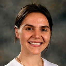 Portrait of Amanda Mainello-Land