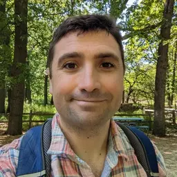 Portrait of Andrew Scarpelli